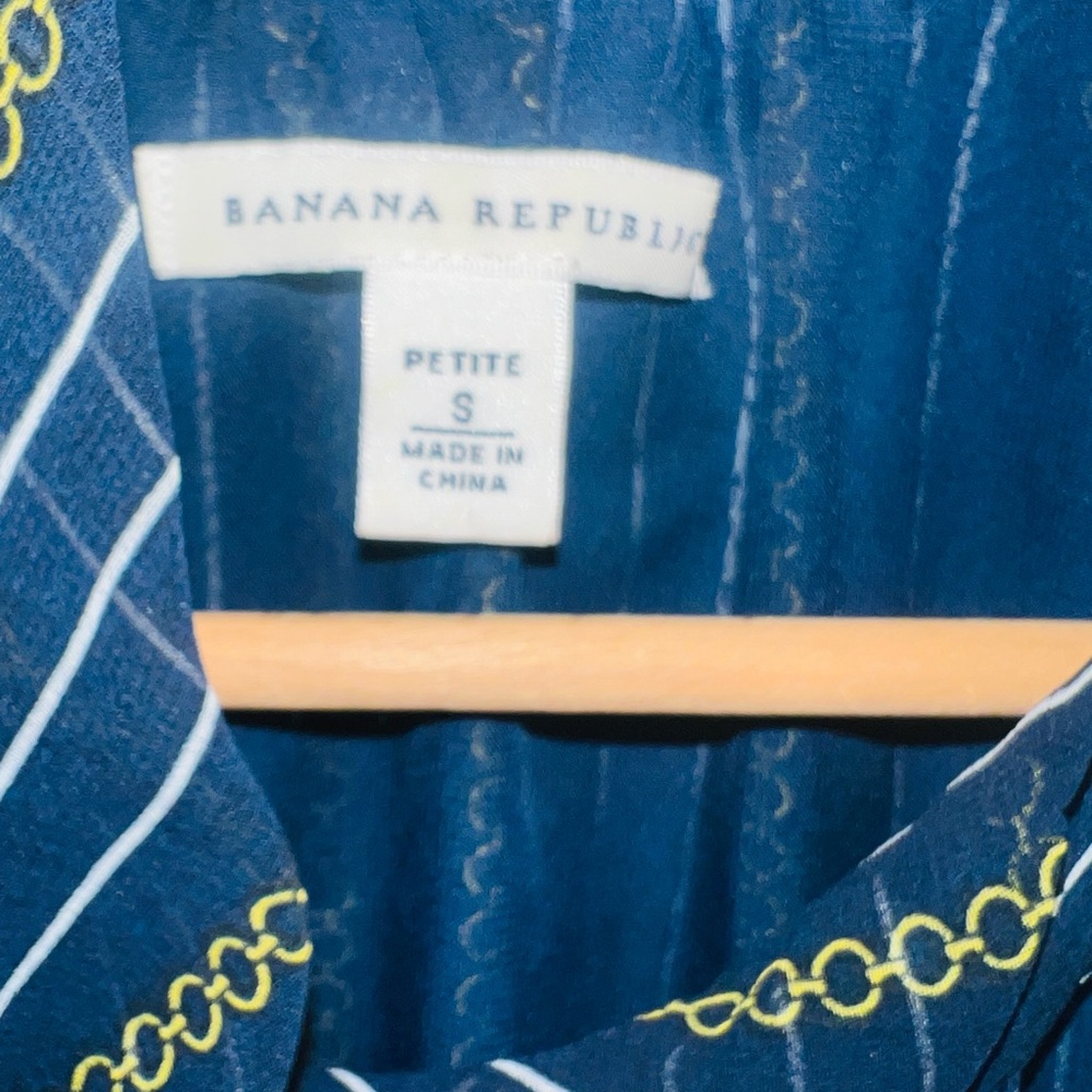 Banana Republic Blue and Yellow Patterned Blouse small‎ petite
